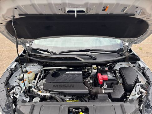 Used 2025 Nissan Rogue SV FWD image 34
