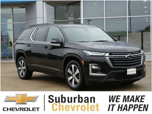 Used 2023 Chevrolet Traverse LT w/ LT Premium Package AWD/4WD image 1