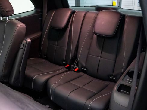 Used 2024 Mercedes-Benz GLS 450 4MATIC image 22