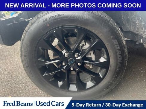 Used 2024 Jeep Wrangler Unlimited Sahara w/ Safety Group AWD/4WD image 12