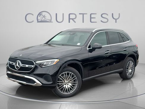 Certified 2026 Mercedes-Benz GLC 300 image 1
