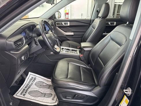 Used 2022 Ford Explorer XLT w/ Equipment Group 202A image 20