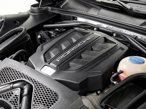 Used 2017 Porsche Macan GTS image 29