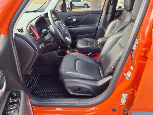 Used 2021 Jeep Renegade Trailhawk w/ Sun & Sound Group image 17