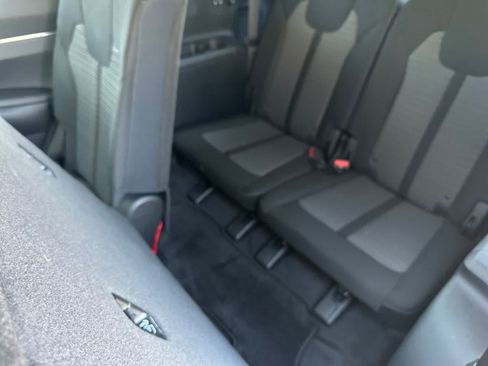 Used 2023 Kia Sorento LX FWD image 23