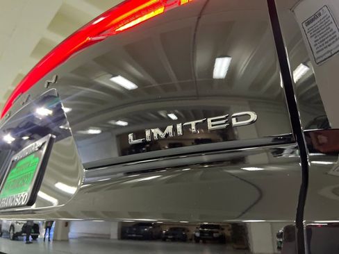 New 2025 Toyota Crown Signia image 8