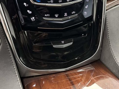 Used 2016 Cadillac Escalade ESV Luxury AWD/4WD image 41