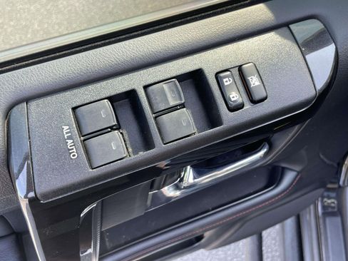 Used 2020 Toyota 4Runner Venture w/ Moonroof Package AWD/4WD image 17