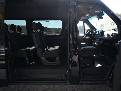 Used 2025 Mercedes-Benz Sprinter 2500 image 21