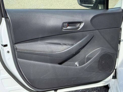 Used 2022 Toyota Corolla LE FWD image 21