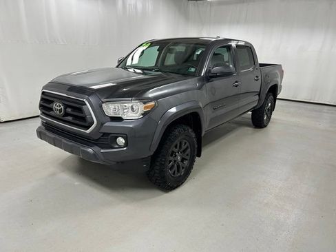 Used 2020 Toyota Tacoma SR5 AWD/4WD image 2