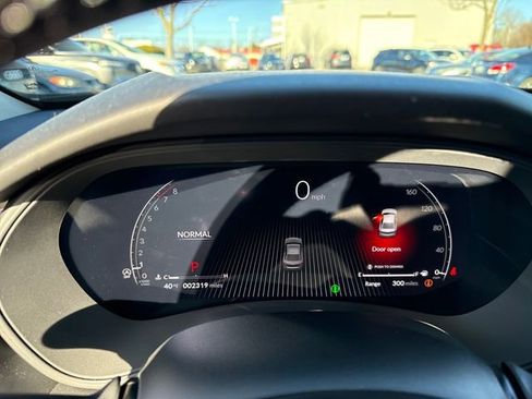 Certified 2025 Acura TLX w/ Technology Package image 18