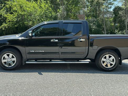 Used 2014 Nissan Titan SV image 28
