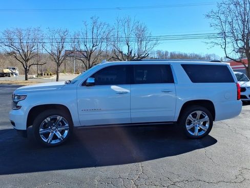 Used 2017 Chevrolet Suburban Premier image 21