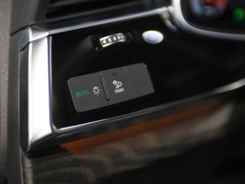 Used 2023 Audi Q8 Premium Plus w/ Premium Plus Package AWD/4WD image 17