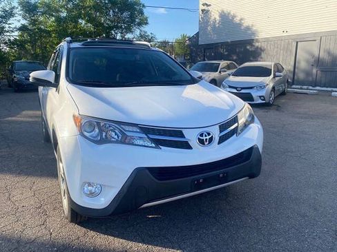 Used 2015 Toyota RAV4 XLE AWD/4WD image 5