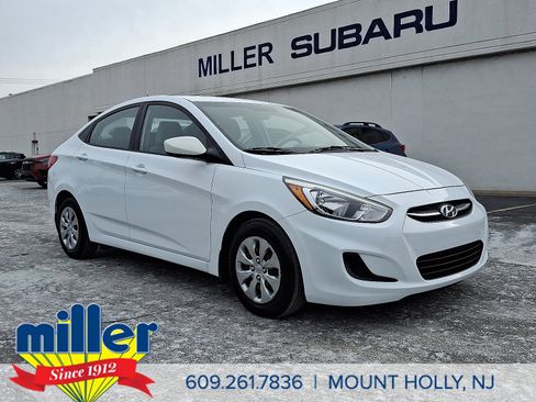 Used 2017 Hyundai Accent SE image 1