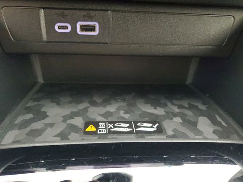 Used 2024 Chevrolet Colorado Z71 w/ LPO, Dark Essentials Package image 18