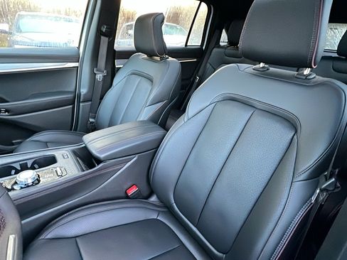 Used 2024 Jeep Wagoneer Launch Edition image 18