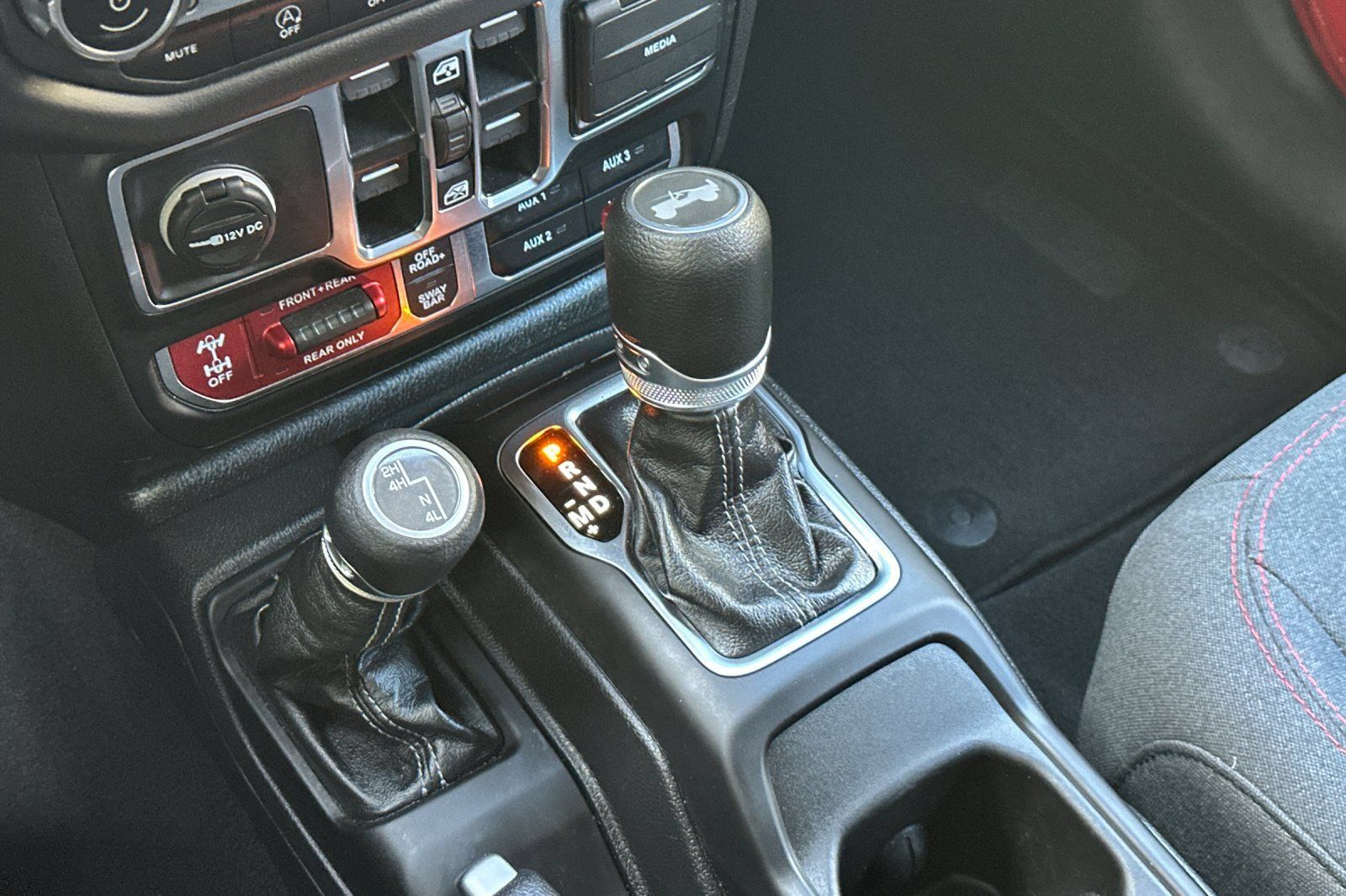 Used 2025 Jeep Wrangler Unlimited Rubicon AWD/4WD image 28