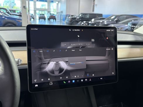 Used 2023 Tesla Model Y Long Range AWD/4WD image 21