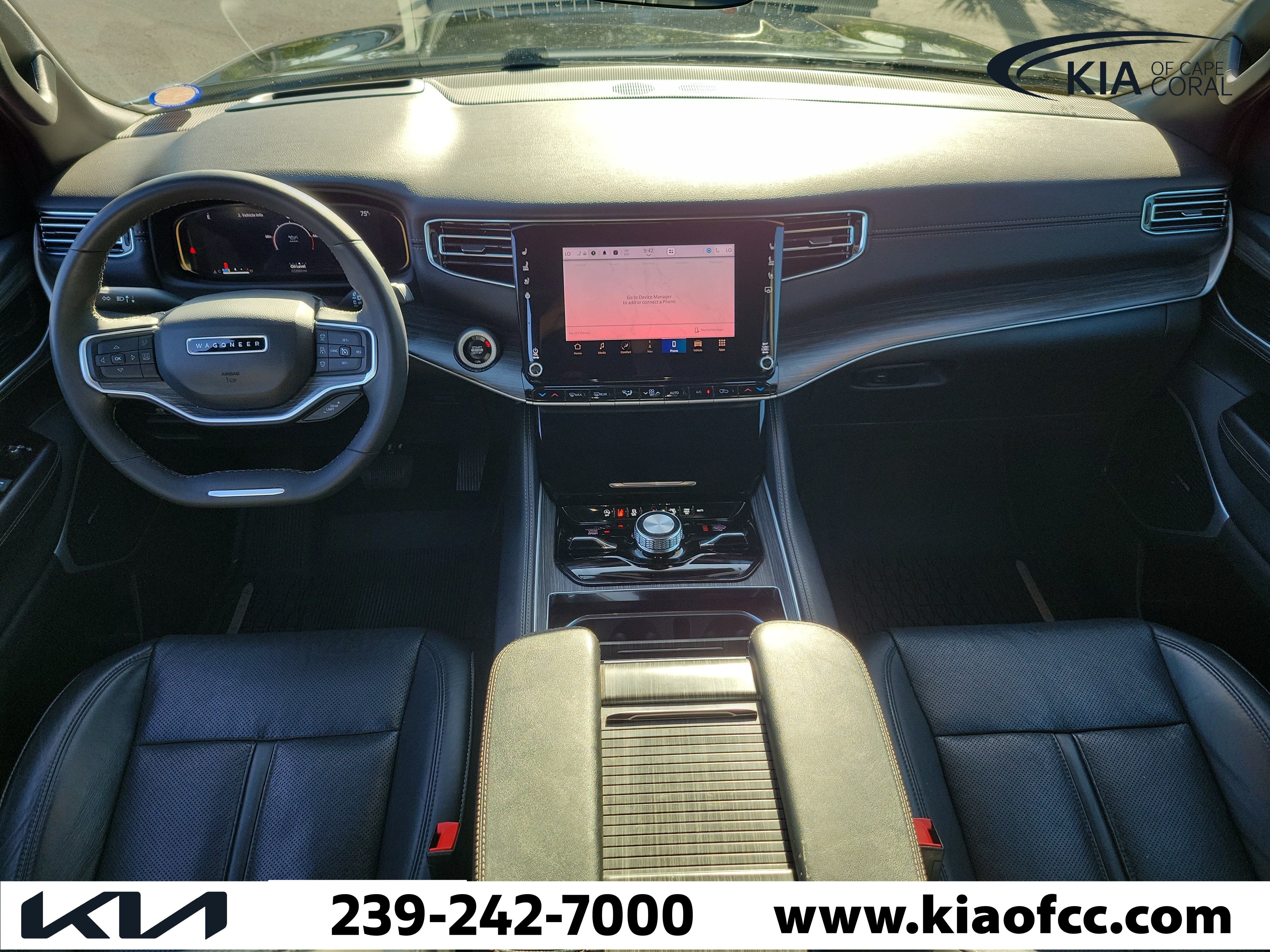 Used 2024 Jeep Wagoneer L Series III w/ Flexible Seating Group AWD/4WD image 17
