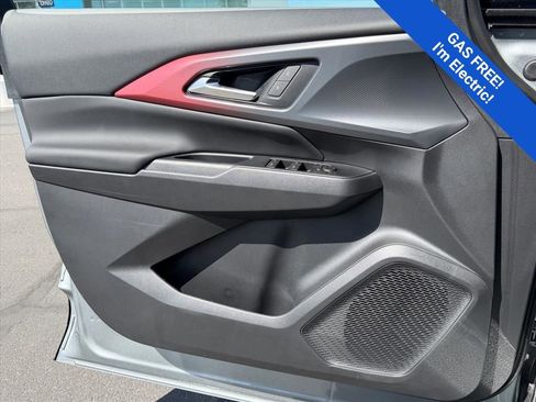 New 2026 Chevrolet Equinox EV RS image 9