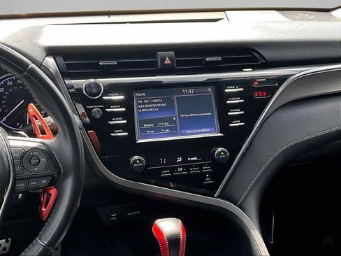 Used 2018 Toyota Camry SE image 6