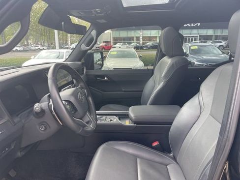Used 2024 Lexus GX 550 w/ Cold Area Package AWD/4WD image 12