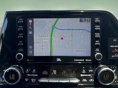 Used 2020 Toyota Highlander Limited image 20