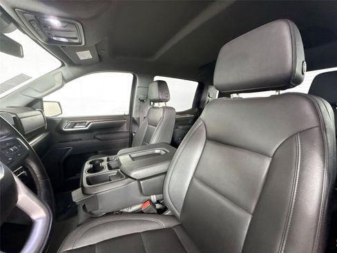 Used 2025 GMC Sierra 1500 SLT AWD/4WD image 3