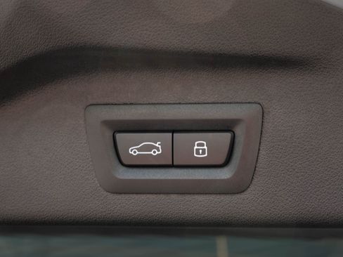 Used 2026 BMW X7 M60i AWD/4WD image 32