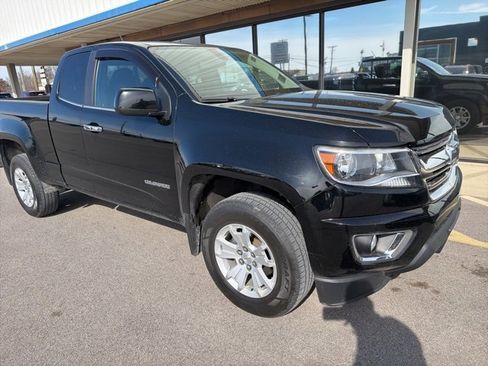 Used 2016 Chevrolet Colorado LT image 2