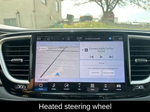 Used 2024 Chrysler Pacifica Limited image 12