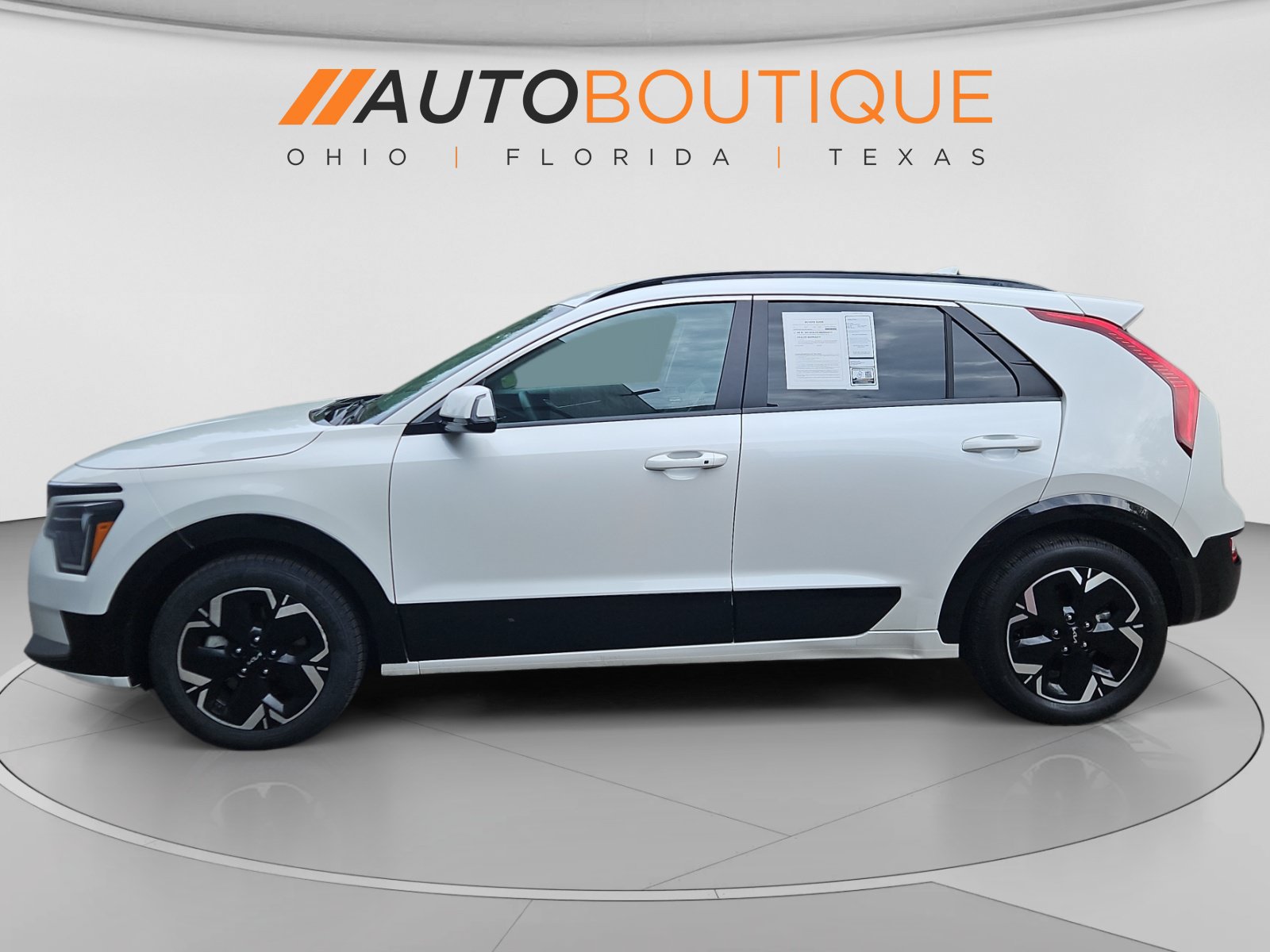 Used 2023 Kia Niro Wind w/ Wind Preserve Package FWD image 2