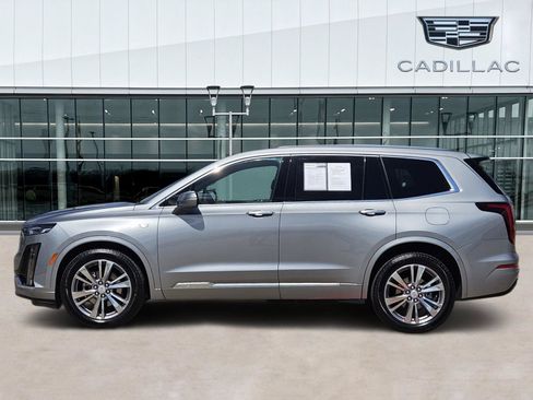 Certified 2025 Cadillac XT6 Premium Luxury FWD image 3
