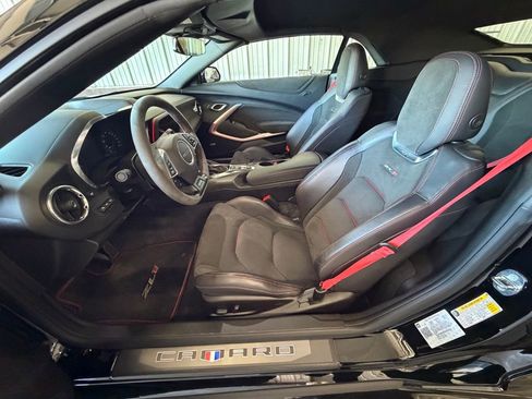 Used 2018 Chevrolet Camaro ZL1 image 39