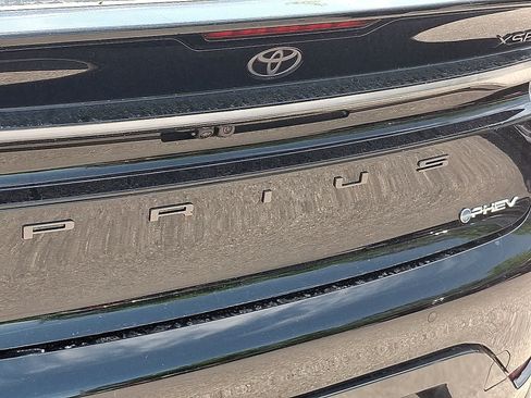 New 2026 Toyota Prius Plug-In Hybrid FWD image 8
