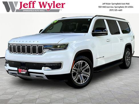 Used 2024 Jeep Wagoneer L Series II w/ Flexible Seating Group AWD/4WD image 1