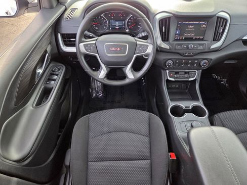 Used 2024 GMC Terrain SLE image 12