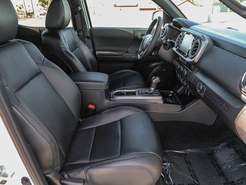 Certified 2023 Toyota Tacoma TRD Off-Road w/ TRD Premium Off Road Package image 17