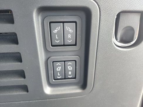 New 2026 Chevrolet Traverse High Country w/ LPO, Floor Liner Package image 12