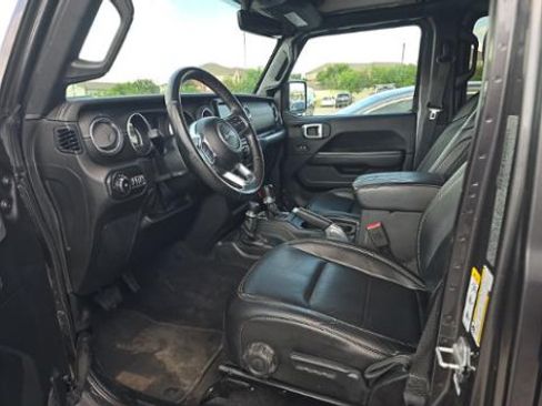 Used 2019 Jeep Wrangler Unlimited Sahara AWD/4WD image 6