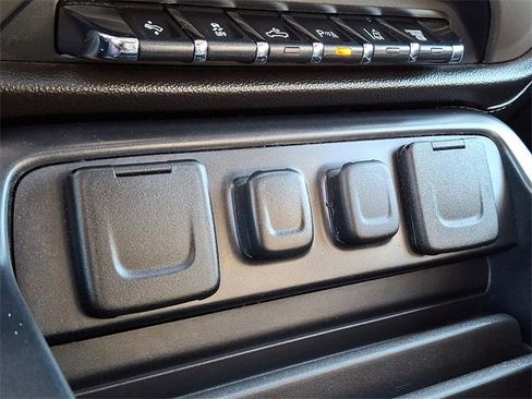 Used 2015 GMC Sierra 2500 Denali w/ Duramax Plus Package image 25