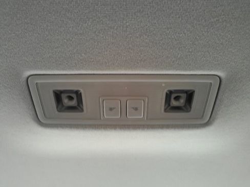 Used 2022 Volkswagen Tiguan S image 28