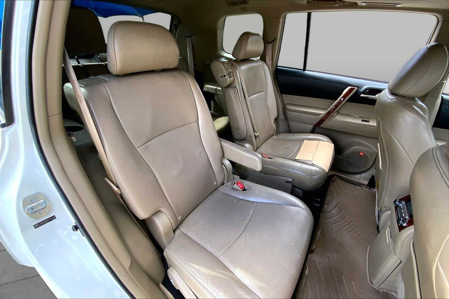 Used 2012 Toyota Highlander Limited w/ Tow Pkg FWD image 20