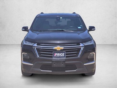 Used 2023 Chevrolet Traverse LT w/ LT Premium Package FWD image 3