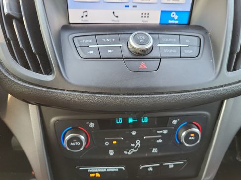 Used 2017 Ford Escape SE w/ Equipment Group 201A FWD image 31