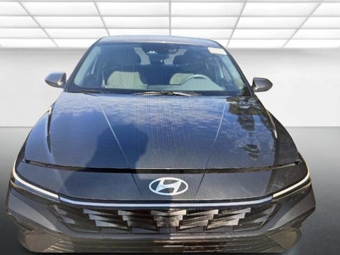 Used 2024 Hyundai Elantra SEL w/ Convenience Package FWD image 6