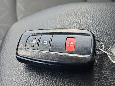 Used 2024 Toyota RAV4 XLE FWD image 28
